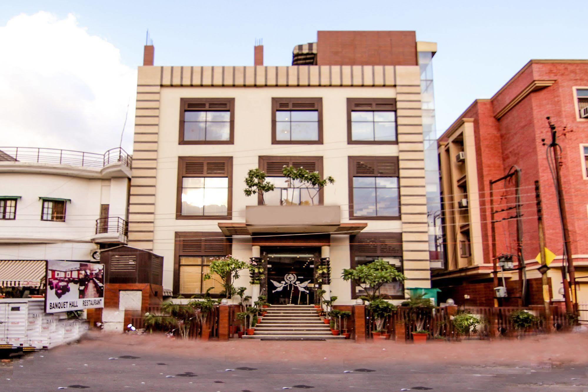 Hotel Treebo Edesia Lucknow